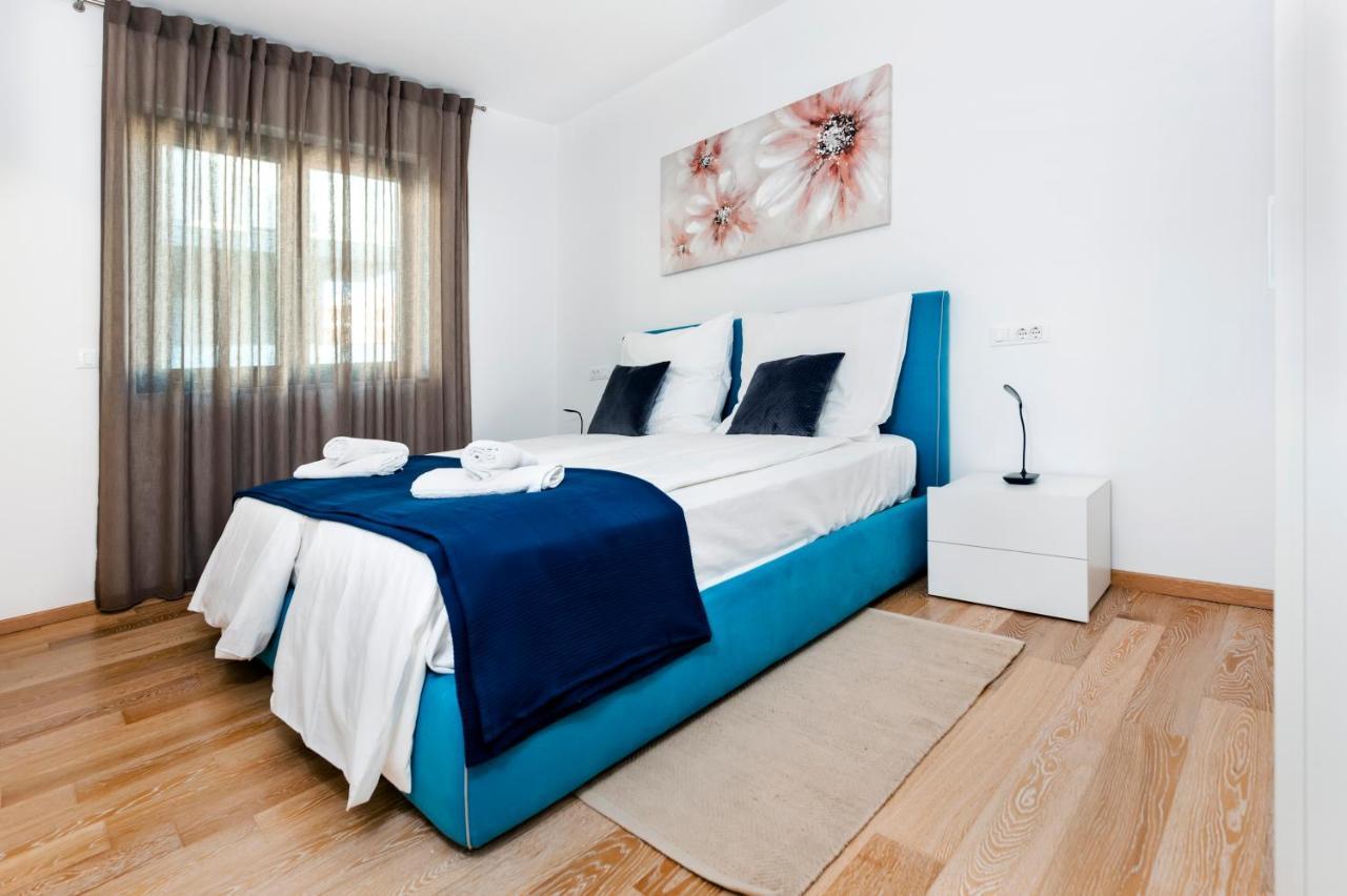 Sunny Day - Apartment With Parking Rovinj Exterior photo