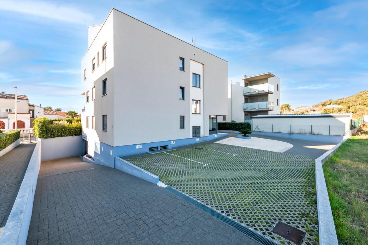 Sunny Day - Apartment With Parking Rovinj Exterior photo