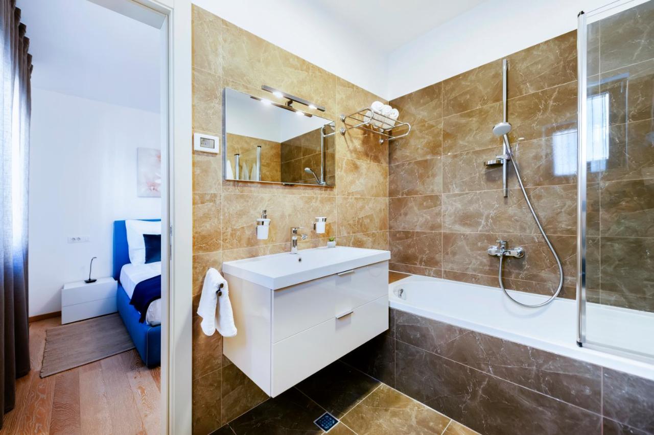 Sunny Day - Apartment With Parking Rovinj Exterior photo